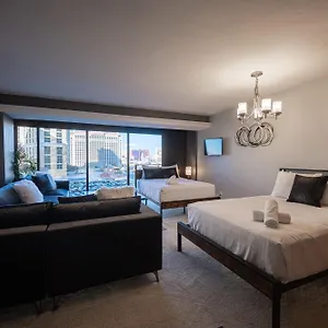 Iconic Vegas Views - 6 Comfy Beds, No Fees, Center Strip! Apartment